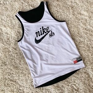 nike sb crop top